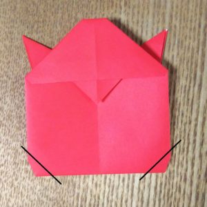 折り紙のテントウムシ